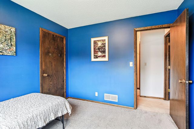 5824 N 213th Street N, Forest Lake, MN 55025