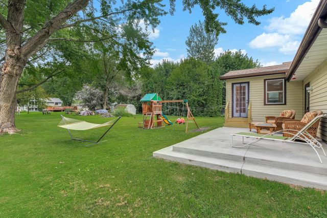 5824 N 213th Street N, Forest Lake, MN 55025