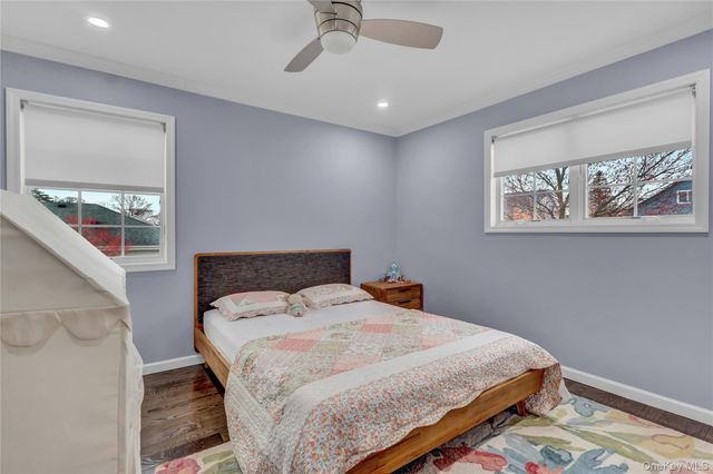 8 Vernon Street, Farmingdale, NY 11735