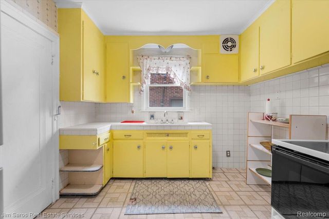 4377 Kensington Avenue, Detroit, MI 48224