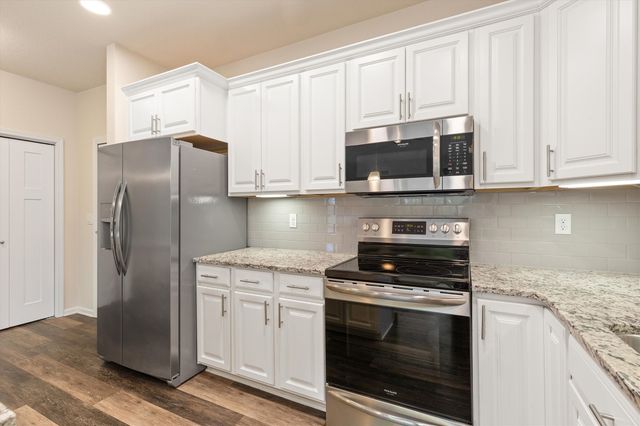 9001 Windsor Parkway 313, Johnston, IA 50131