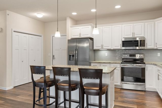 9001 Windsor Parkway 313, Johnston, IA 50131