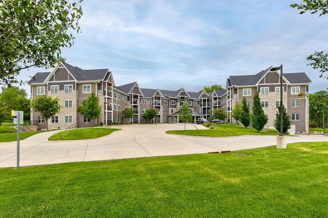 9001 Windsor Parkway 313, Johnston, IA 50131
