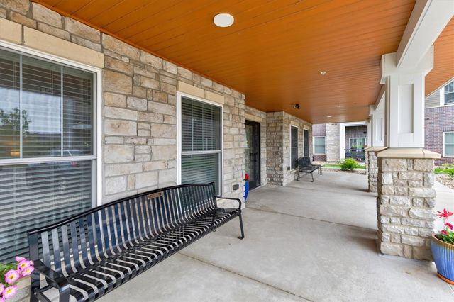 9001 Windsor Parkway 313, Johnston, IA 50131