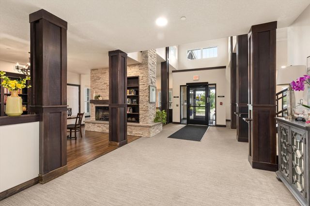 9001 Windsor Parkway 313, Johnston, IA 50131