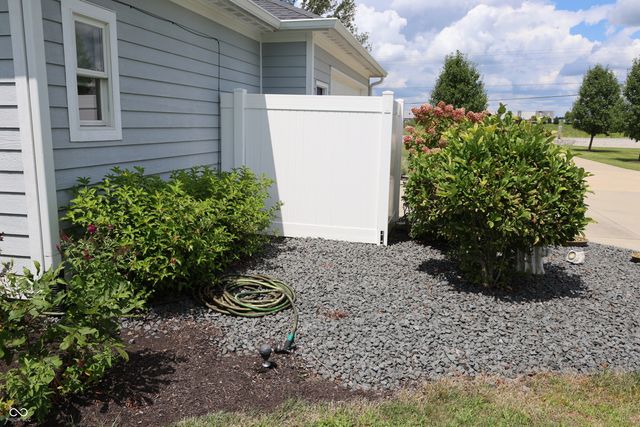 1421 E County Road 1000 S, Clayton, IN 46118