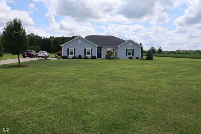 1421 E County Road 1000 S, Clayton, IN 46118