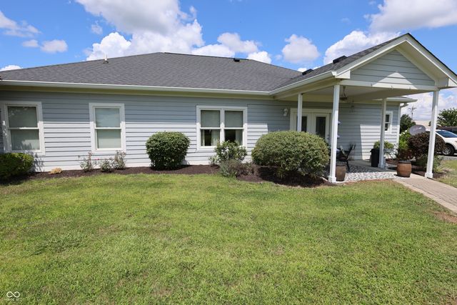 1421 E County Road 1000 S, Clayton, IN 46118