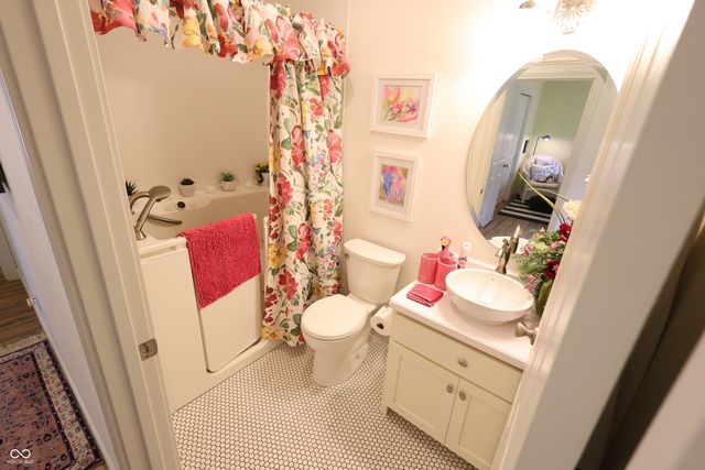 1421 E County Road 1000 S, Clayton, IN 46118