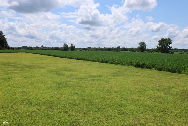 1421 E County Road 1000 S, Clayton, IN 46118