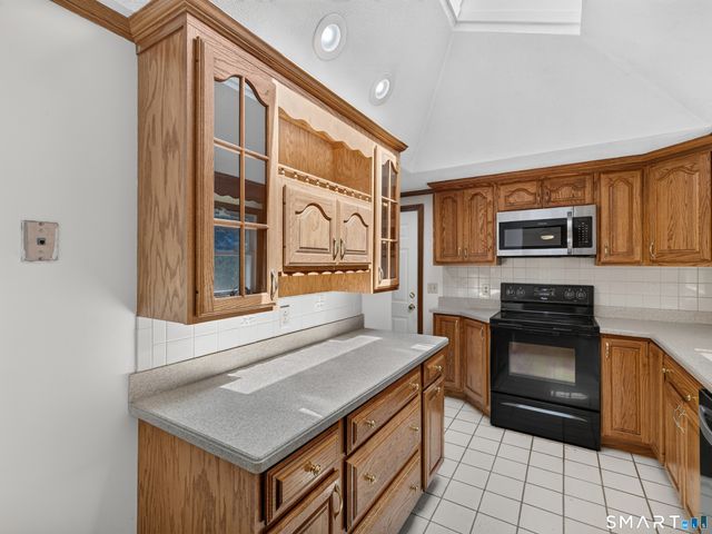 17 Sycamore Road, East Lyme, CT 06357