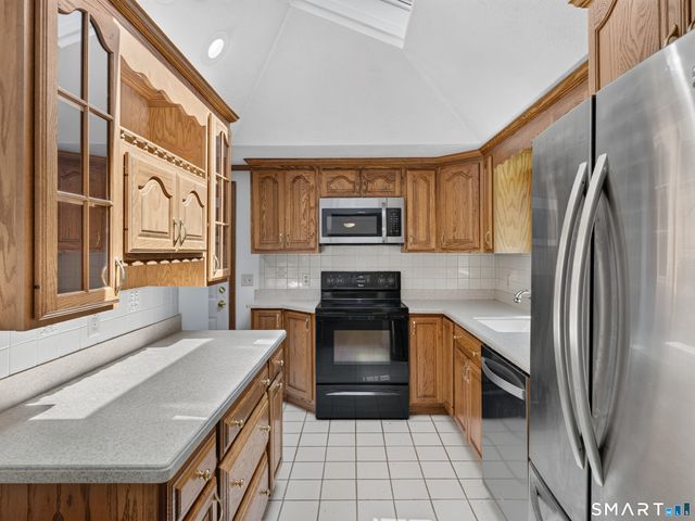 17 Sycamore Road, East Lyme, CT 06357