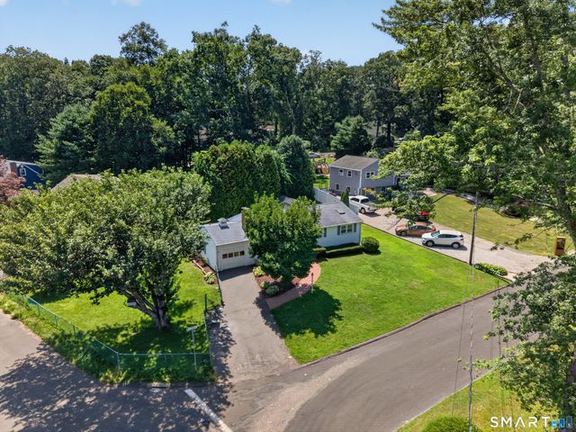 17 Sycamore Road, East Lyme, CT 06357