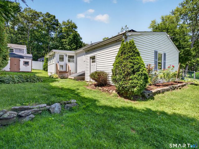 17 Sycamore Road, East Lyme, CT 06357