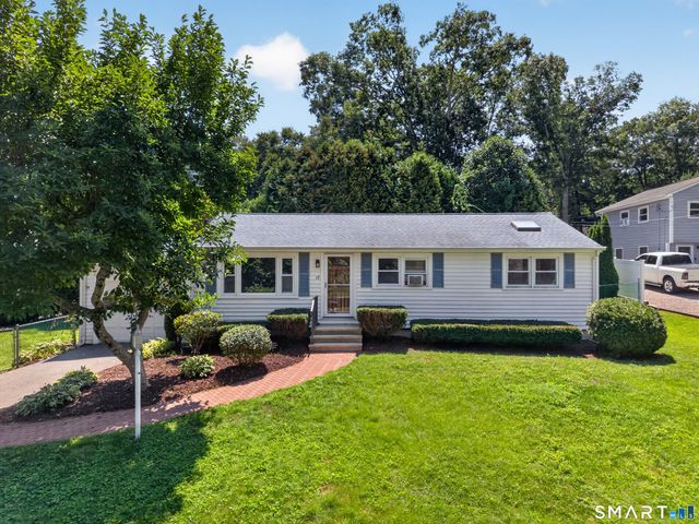 17 Sycamore Road, East Lyme, CT 06357