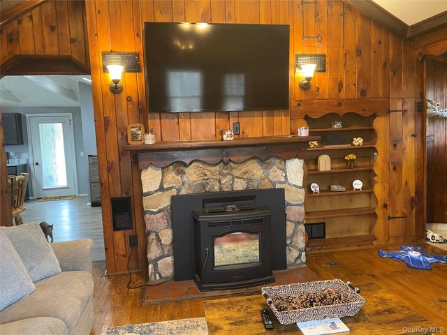 376 Roosa Gap Road, Bloomingburg, NY 12721