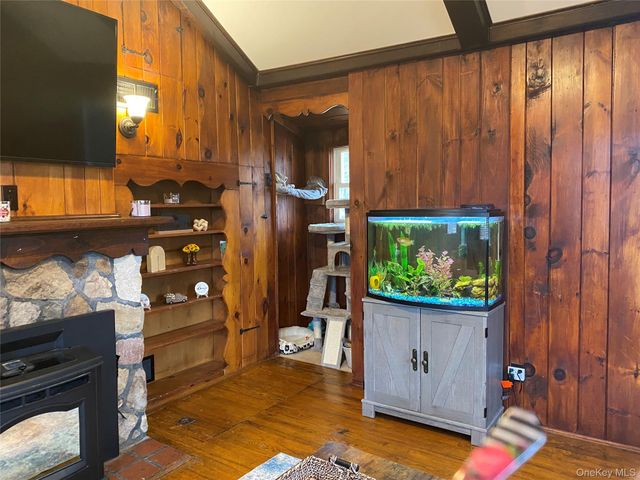 376 Roosa Gap Road, Bloomingburg, NY 12721