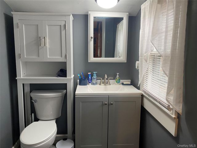 376 Roosa Gap Road, Bloomingburg, NY 12721