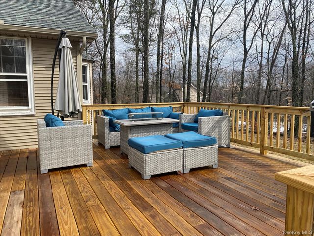 376 Roosa Gap Road, Bloomingburg, NY 12721