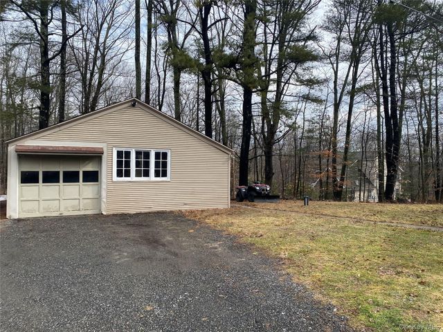 376 Roosa Gap Road, Bloomingburg, NY 12721