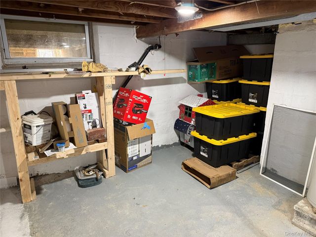 376 Roosa Gap Road, Bloomingburg, NY 12721