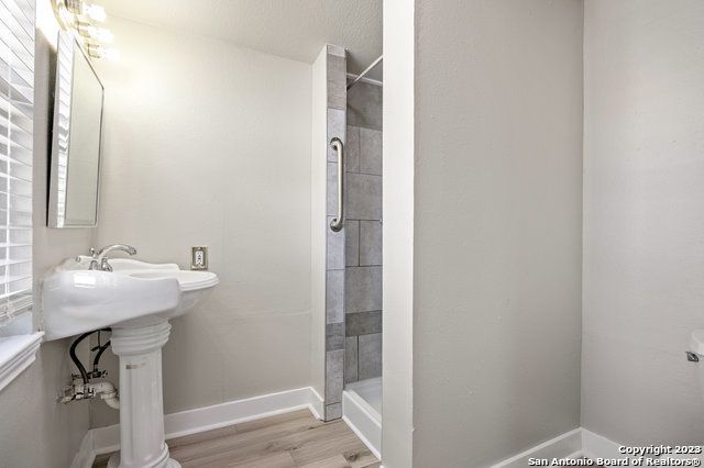 910 Piedmont, San Antonio, TX 78210