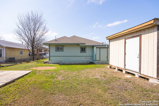 910 Piedmont, San Antonio, TX 78210