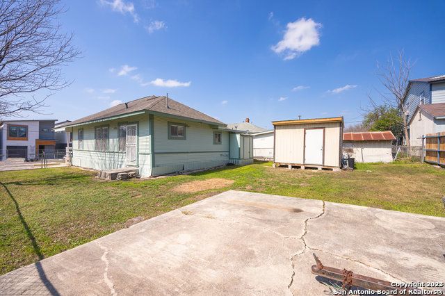 910 Piedmont, San Antonio, TX 78210