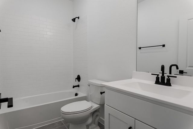 528 Brook View Drive, Van Alstyne, TX 75495
