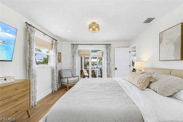 8 Palmview BLVD, Fort Myers Beach, FL 33931