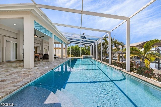 8 Palmview BLVD, Fort Myers Beach, FL 33931