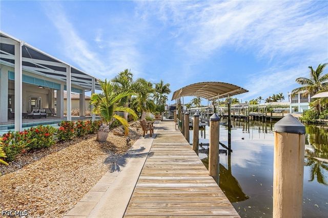8 Palmview BLVD, Fort Myers Beach, FL 33931