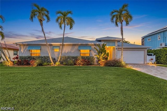 8 Palmview BLVD, Fort Myers Beach, FL 33931