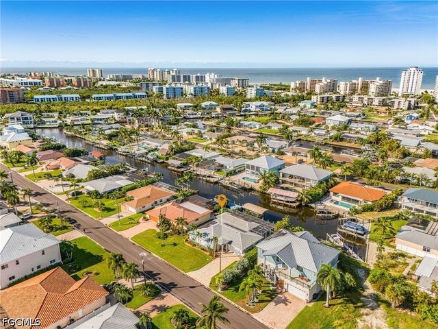 8 Palmview BLVD, Fort Myers Beach, FL 33931