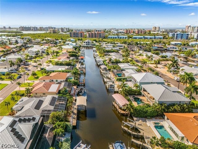 8 Palmview BLVD, Fort Myers Beach, FL 33931