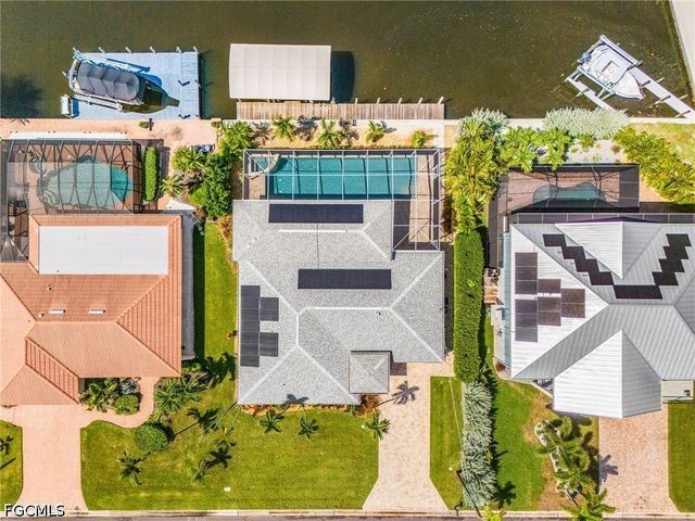 8 Palmview BLVD, Fort Myers Beach, FL 33931