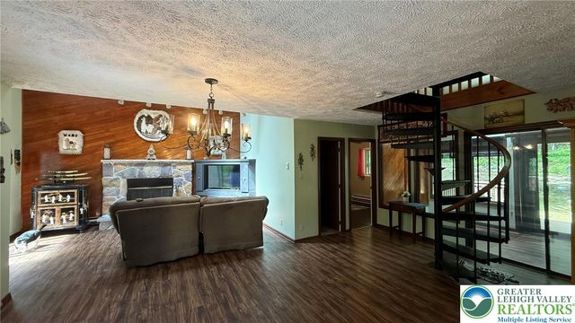 4271 Winchester Way, Lehman Twp, PA 18324