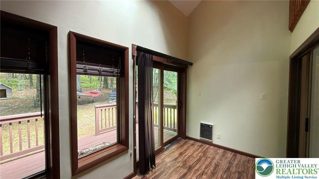 4271 Winchester Way, Lehman Twp, PA 18324