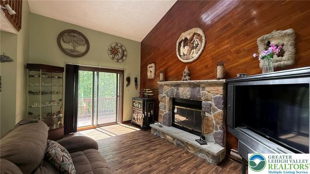 4271 Winchester Way, Lehman Twp, PA 18324