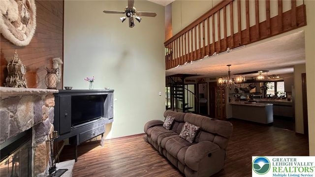 4271 Winchester Way, Lehman Twp, PA 18324