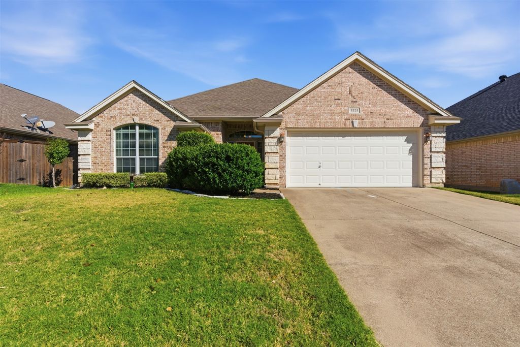 8328 Teja Trail, Benbrook, TX 76126