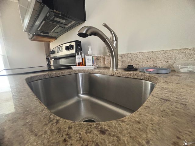 824 Beaufield Street, Ferndale, MI 48220