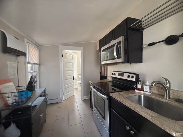 824 Beaufield Street, Ferndale, MI 48220