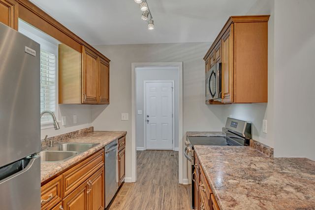306 Twilight Ct, White Bluff, TN 37187
