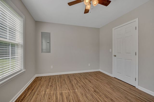 306 Twilight Ct, White Bluff, TN 37187
