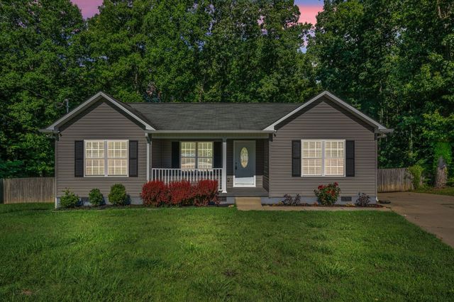306 Twilight Ct, White Bluff, TN 37187