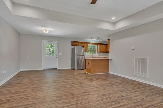 306 Twilight Ct, White Bluff, TN 37187