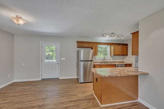306 Twilight Ct, White Bluff, TN 37187