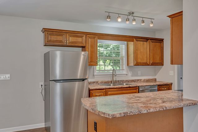 306 Twilight Ct, White Bluff, TN 37187