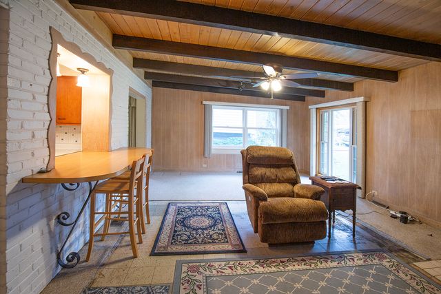 136 S Wisconsin Avenue, Villa Park, IL 60181